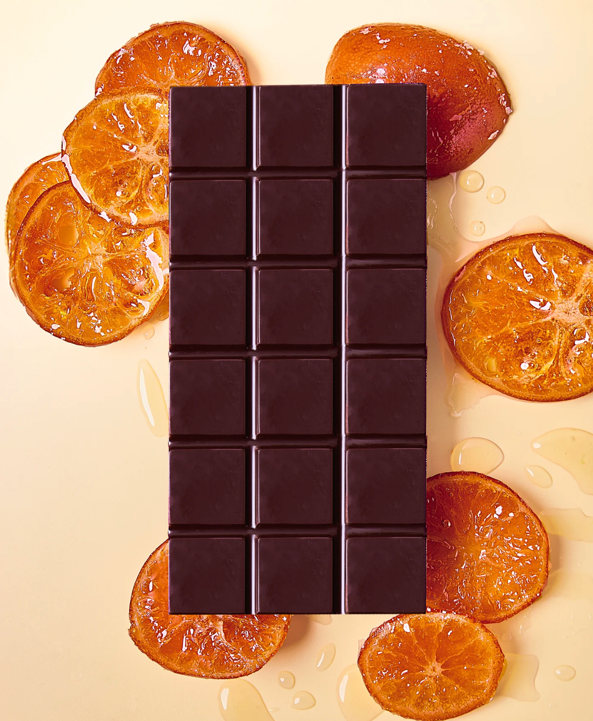 Tavoletta di cioccolato fondente al 64% con arancia candita