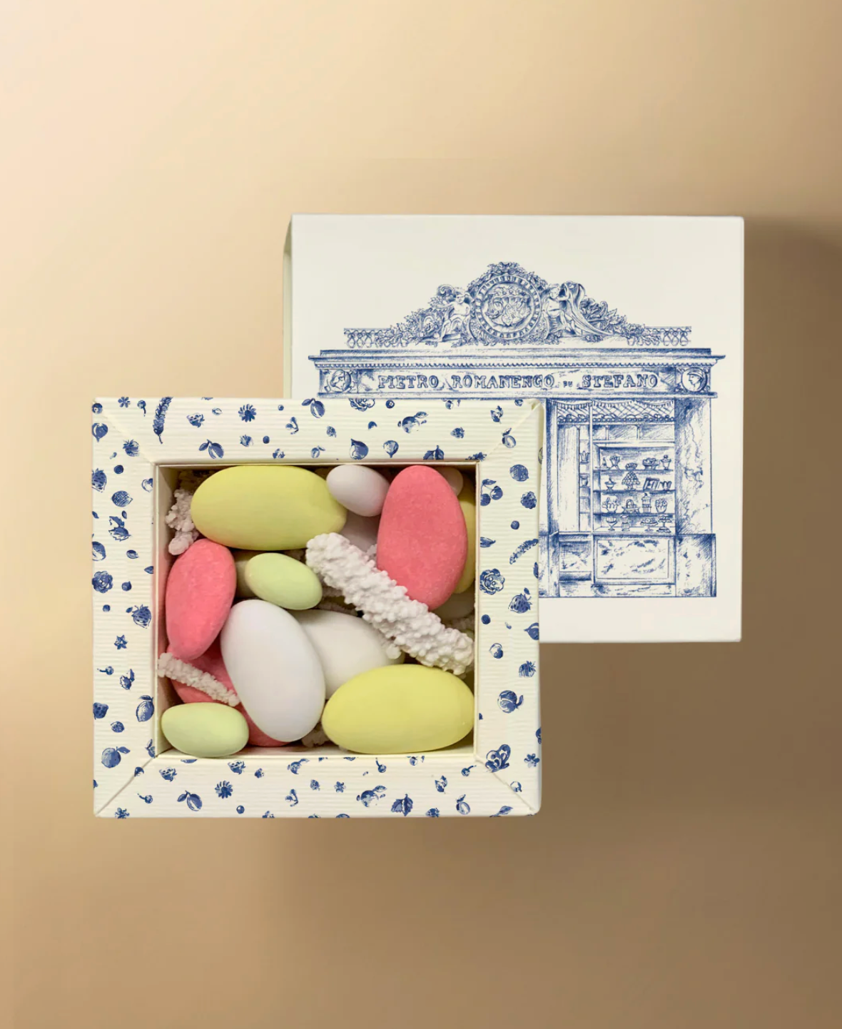 Dolci tradizionali genovesi assortiti ricoperti di zucchero