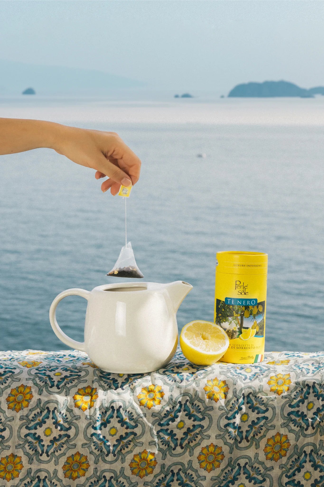 Ginger Herbal Tea with Limone di Sorrento P.G.I Peels